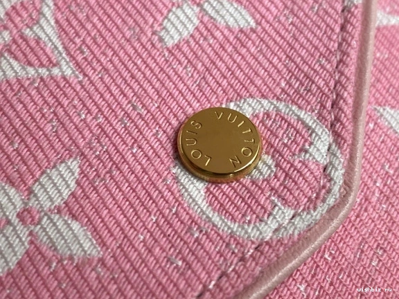 WIS SARAH Louis Vuitton WALLET 1030